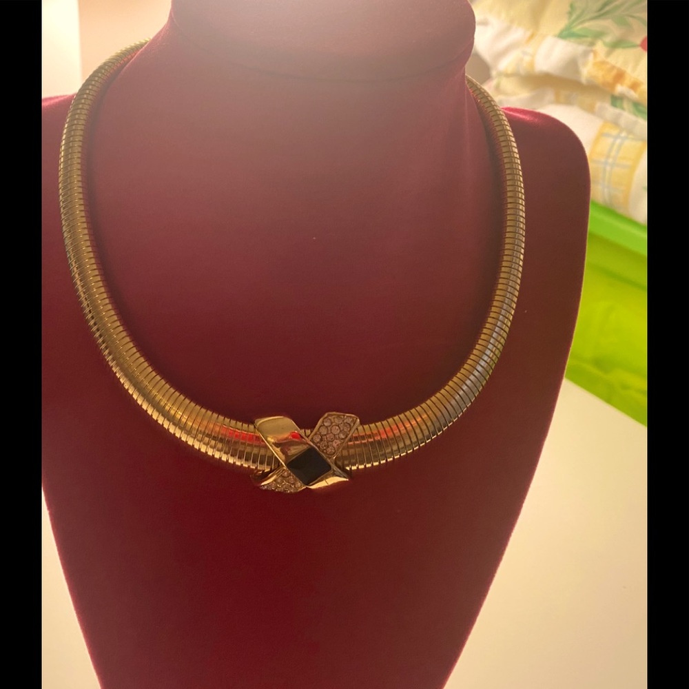 Beautiful gold-plated necklace with black onyx pendant